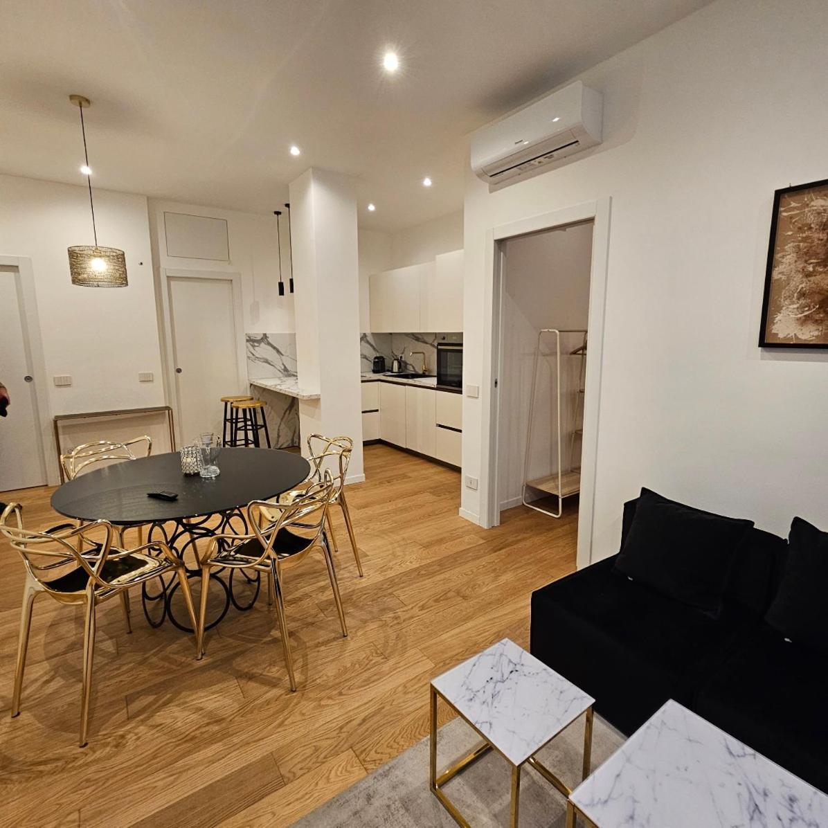 Cozy Apartment Between Sempione, City Life And Mico ! Милано Екстериор снимка