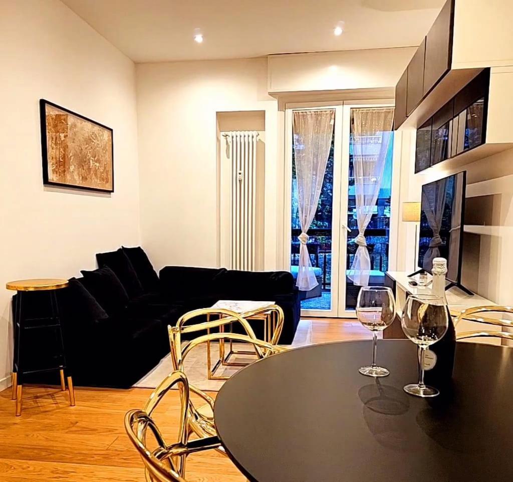 Cozy Apartment Between Sempione, City Life And Mico ! Милано Екстериор снимка