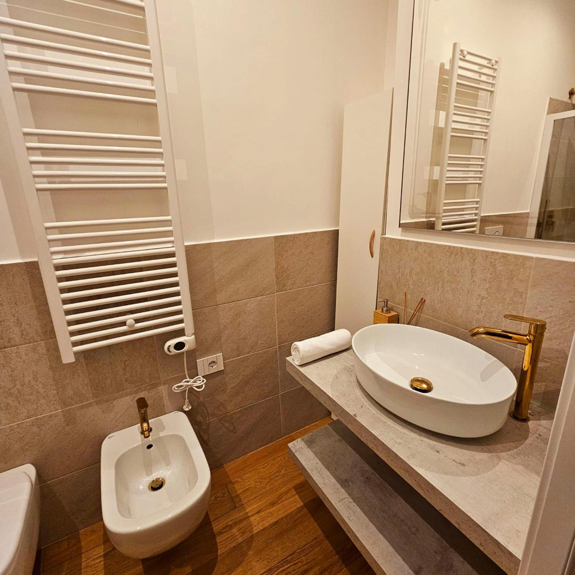 Cozy Apartment Between Sempione, City Life And Mico ! Милано Екстериор снимка