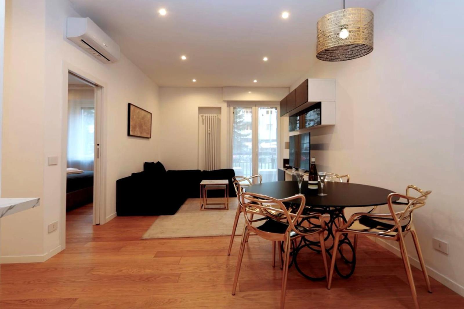 Cozy Apartment Between Sempione, City Life And Mico ! Милано Екстериор снимка